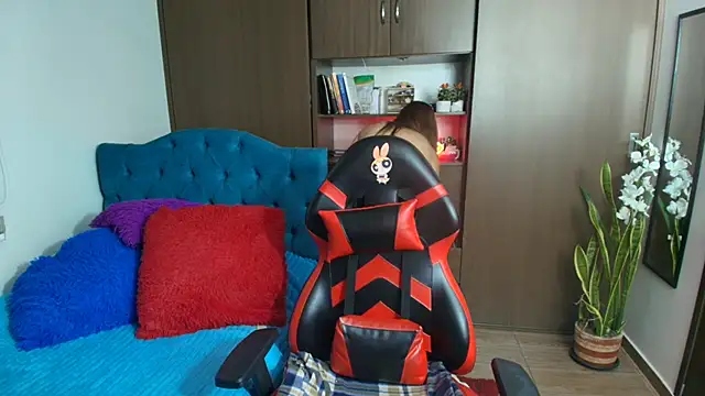 valeria teiku online show from December 18, 2025, 12:27 am