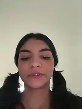 Cat2525 online show from December 29, 2024, 7:32 pm