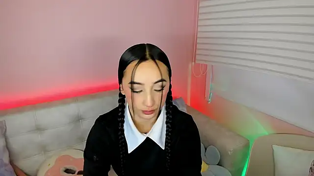Snapshot of tinysara chatting on May 30, 2026, 5:32 pm tinysara online show from May 30, 2026, 5:32 pm