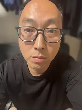 hotgzj110 online show from May 12, 2026, 10:45 am
