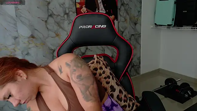 Snapshot of samantha_tattu chatting on October 16, 2025, 9:05 pm samantha tattu online show from October 16, 2025, 9:05 pm