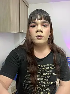 Snapshot of Violetacam_05 chatting on July 22, 2026, 12:41 pm Violetacam 05 online show from July 22, 2026, 12:41 pm