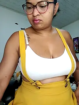 Snapshot of chalohott chatting on February 1, 2025, 9:32 am chalohott online show from February 1, 2025, 9:32 am