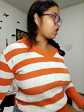 Snapshot of chalohott chatting on September 21, 2025, 10:33 pm chalohott online show from September 21, 2025, 10:33 pm