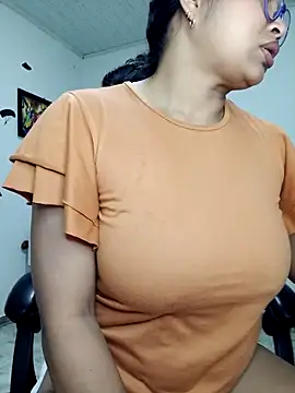 Snapshot of chalohott chatting on September 26, 2025, 10:52 am chalohott online show from September 26, 2025, 10:52 am