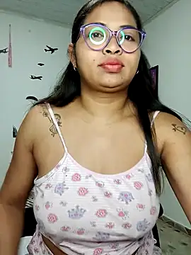 Snapshot of chalohott chatting on October 25, 2025, 10:01 am chalohott online show from October 25, 2025, 10:01 am