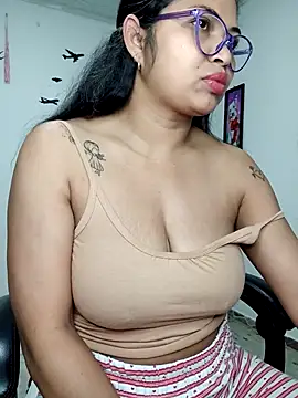 Snapshot of chalohott chatting on October 26, 2025, 10:32 am chalohott online show from October 26, 2025, 10:32 am