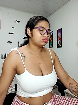 Snapshot of chalohott chatting on November 4, 2025, 9:19 am chalohott online show from November 4, 2025, 9:19 am