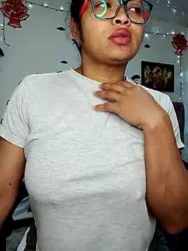 Snapshot of chalohott chatting on December 15, 2025, 10:08 am chalohott online show from December 15, 2025, 10:08 am