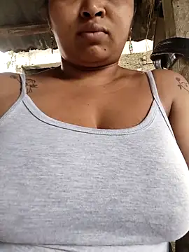 Snapshot of chalohott chatting on January 15, 2026, 12:10 pm chalohott online show from January 15, 2026, 12:10 pm