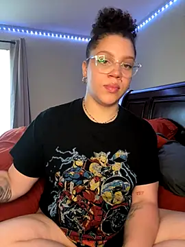 QueenNuttCollector online show from October 1, 2025, 2:45 pm