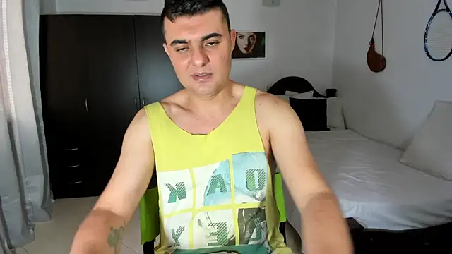 Snapshot of andrhes_baby chatting on December 13, 2024, 1:33 pm andrhes baby online show from December 13, 2024, 1:33 pm