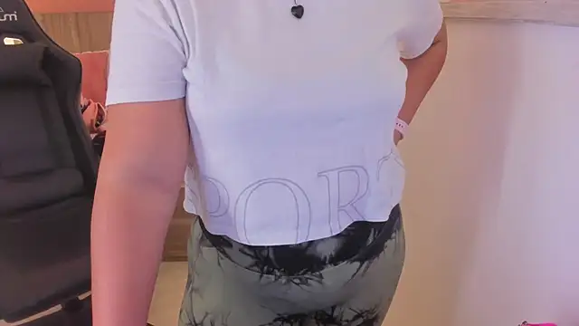 izaro22 online show from January 14, 2025, 2:19 am