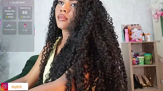 HOTBLACKANDWHITE2 online show from February 7, 2026, 12:14 am