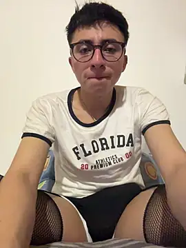 CamiRojas boy online show from March 27, 2026, 3:45 am