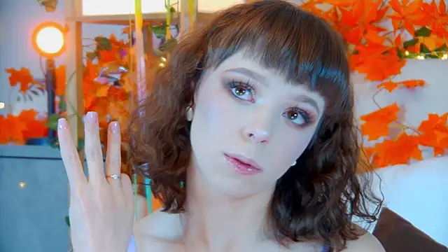 ElisabethDavis online show from November 16, 2025, 3:17 pm