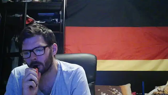 Snapshot of Die-geile-Sau chatting on June 24, 2026, 8:08 pm Die-geile-Sau online show from June 24, 2026, 8:08 pm