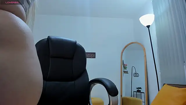 camiilaa1 online show from December 8, 2024, 7:05 am