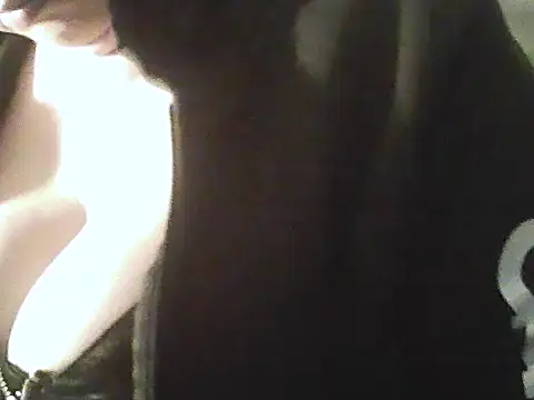Snapshot of deluxpussy chatting on September 17, 2025, 8:43 pm deluxpussy online show from September 17, 2025, 8:43 pm
