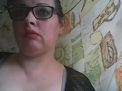 Snapshot of deluxpussy chatting on October 7, 2025, 6:43 am deluxpussy online show from October 7, 2025, 6:43 am