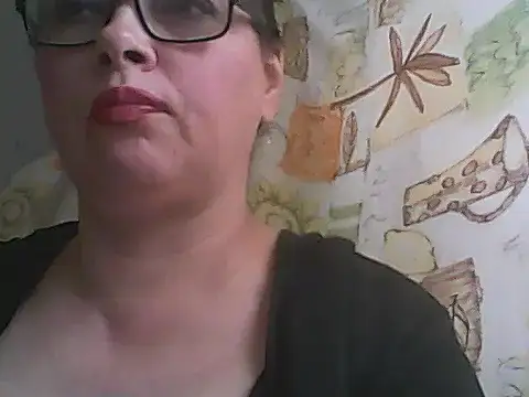 Snapshot of deluxpussy chatting on October 14, 2025, 6:36 am deluxpussy online show from October 14, 2025, 6:36 am