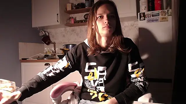 Frank Fraer online show from September 18, 2025, 6:43 pm