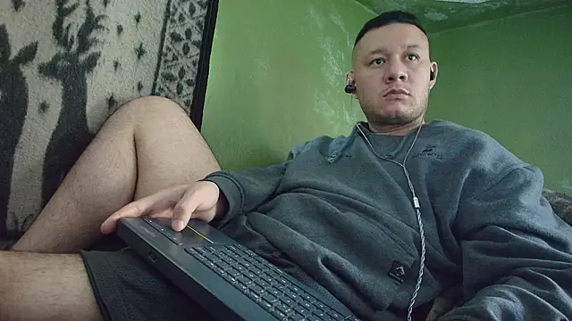 Snapshot of sweet_cock28 chatting on March 5, 2026, 4:03 pm sweet cock28 online show from March 5, 2026, 4:03 pm