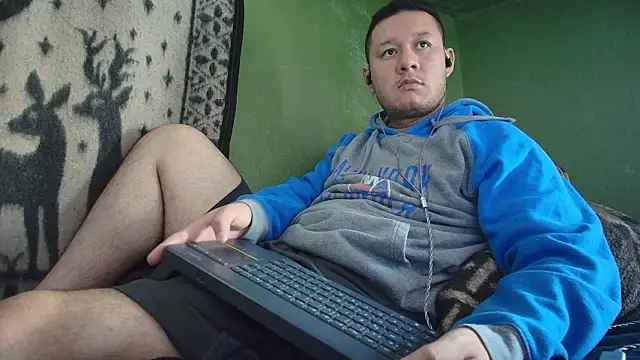 Snapshot of sweet_cock28 chatting on March 20, 2026, 3:17 pm sweet cock28 online show from March 20, 2026, 3:17 pm