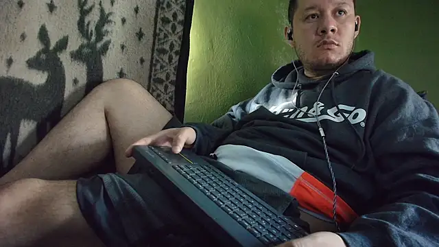 Snapshot of sweet_cock28 chatting on March 29, 2026, 2:17 pm sweet cock28 online show from March 29, 2026, 2:17 pm