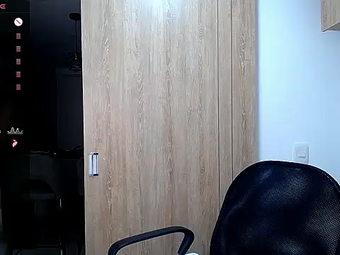 Danna Ross  online show from March 12, 2026, 8:15 pm