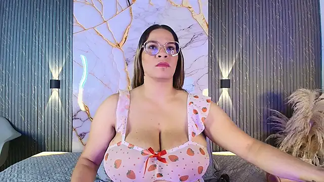 big tits in your face online show from March 27, 2026, 8:08 pm