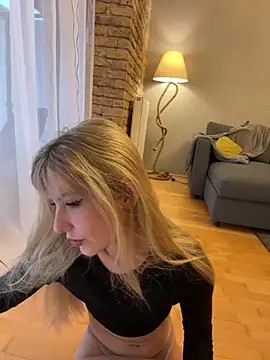 Cassycum online show from December 11, 2024, 2:11 pm