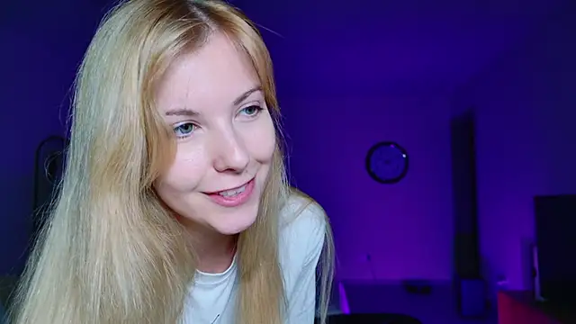 Cassycum online show from November 20, 2025, 8:41 pm