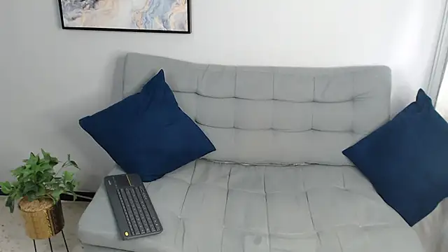 Amber Etan online show from October 8, 2025, 2:58 pm