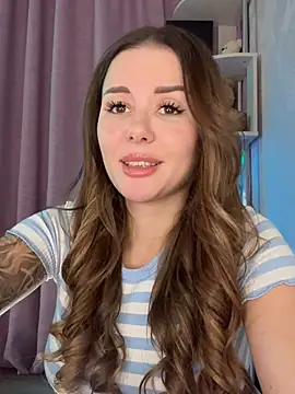 Snapshot of Alina_Vibe_Me chatting on July 26, 2026, 11:44 pm Alina Vibe Me online show from July 26, 2026, 11:44 pm