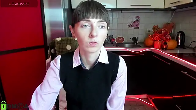 TayanaJons online show from November 13, 2025, 7:51 am