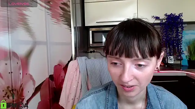 TayanaJons online show from March 10, 2026, 8:19 am