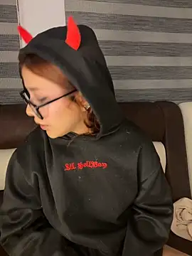 crystal bunny7 online show from March 10, 2025, 6:59 am