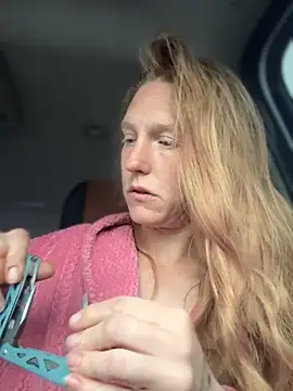 GoldenFlameGoddess online show from April 1, 2026, 2:47 pm