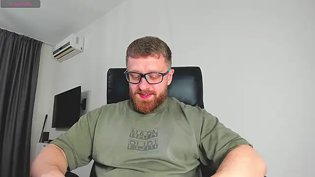 Snapshot of Findom_guy chatting on March 11, 2026, 12:33 pm Findom guy online show from March 11, 2026, 12:33 pm