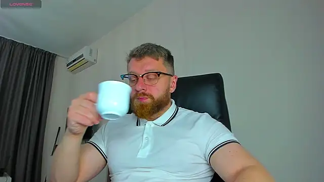 Snapshot of Findom_guy chatting on March 22, 2026, 12:08 pm Findom guy online show from March 22, 2026, 12:08 pm