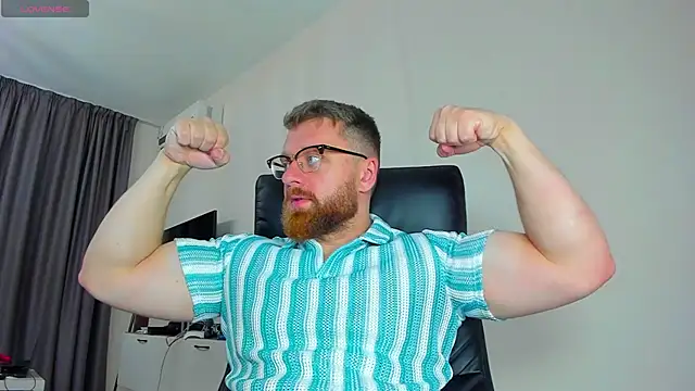 Snapshot of Findom_guy chatting on March 24, 2026, 11:37 am Findom guy online show from March 24, 2026, 11:37 am