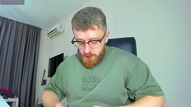 Snapshot of Findom_guy chatting on March 25, 2026, 6:14 pm Findom guy online show from March 25, 2026, 6:14 pm