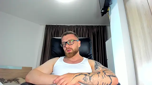 Findom guy online show from June 26, 2026, 7:29 pm