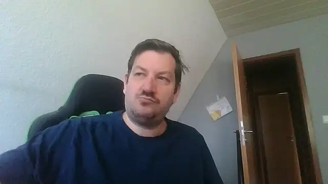 Snapshot of Golffahrer1982 chatting on June 5, 2026, 9:15 am Golffahrer1982 online show from June 5, 2026, 9:15 am
