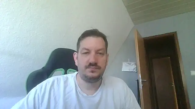 Snapshot of Golffahrer1982 chatting on June 26, 2026, 6:29 am Golffahrer1982 online show from June 26, 2026, 6:29 am