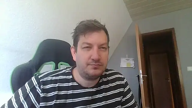Snapshot of Golffahrer1982 chatting on August 1, 2026, 8:35 am Golffahrer1982 online show from August 1, 2026, 8:35 am