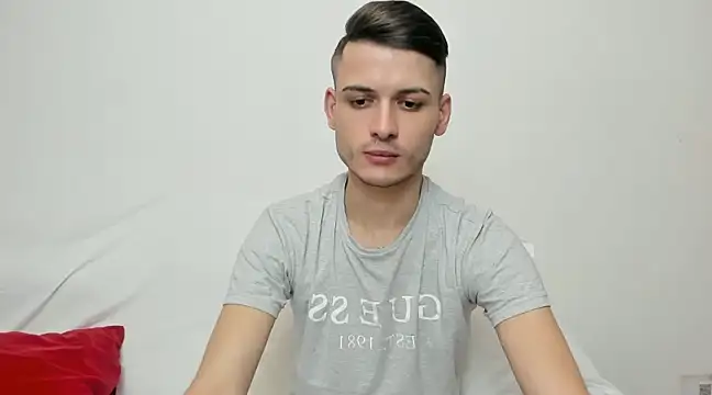 andboyfor6 online show from December 3, 2024, 7:33 pm