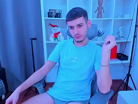 andboyfor6 online show from December 22, 2025, 11:40 am