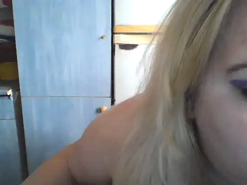 D Marinna online show from December 15, 2025, 9:35 am